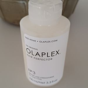 OLAPLEX Hair Perfector No. 3 strengthening bond